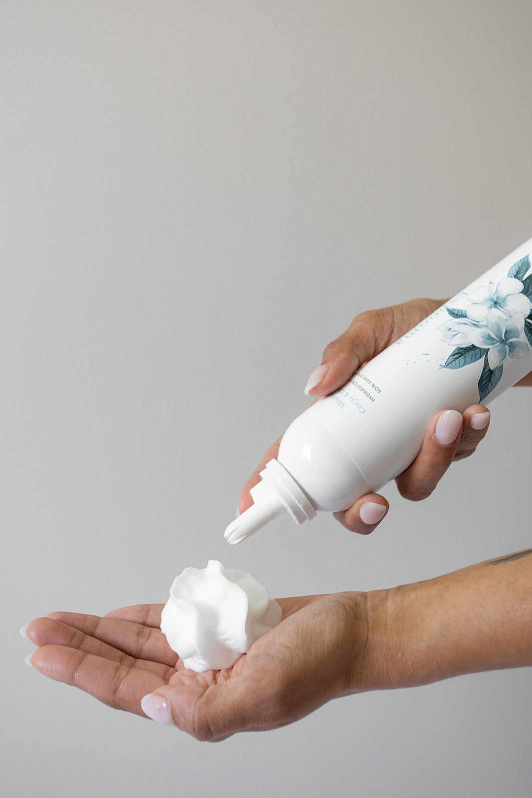 Mousse para corpo e cabelo com fragrância de monoi 350ml - ÔDE Cosmetics